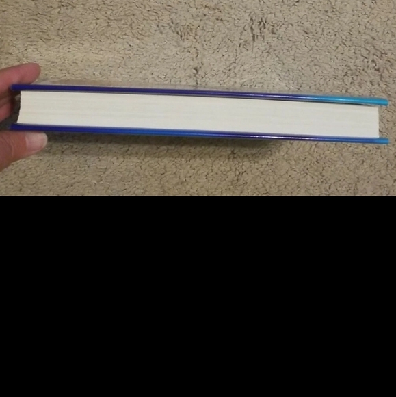 Janet Evanovich Twelve Sharp Hardback Book - Picture 5 of 6